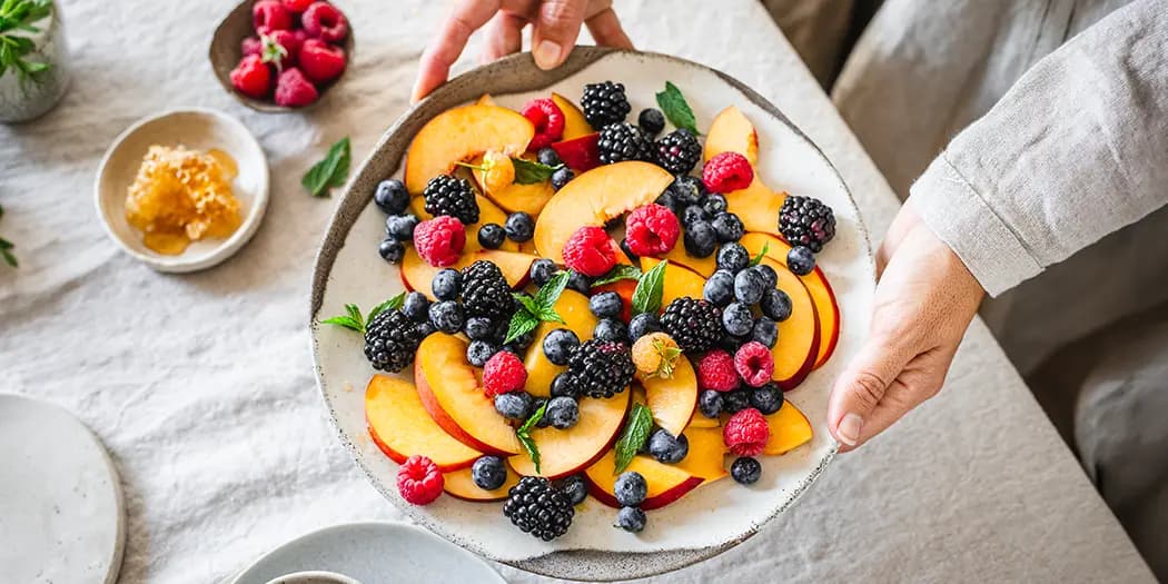what-fruits-are-in-season-hero.webp