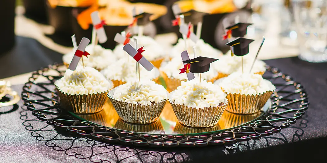 Graduation party table