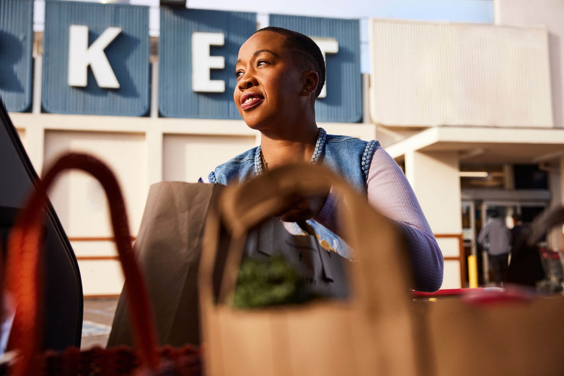 KENYA_LOADING_GROCERIES_02306_JinxFinal-1-smaller